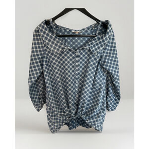 Sky’s Are Blue Size Small Blue Flannel Feel Unique Shoulders Shirt